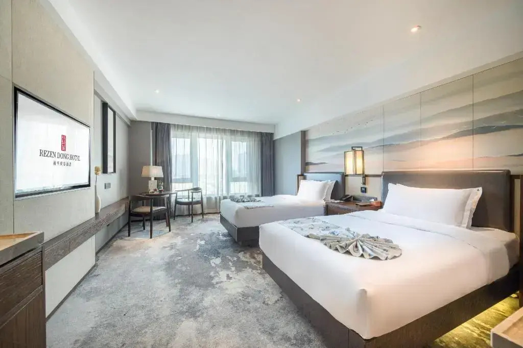 Rezen Dong Hotel (Harbin West Railway Station, Wanda Plaza)
