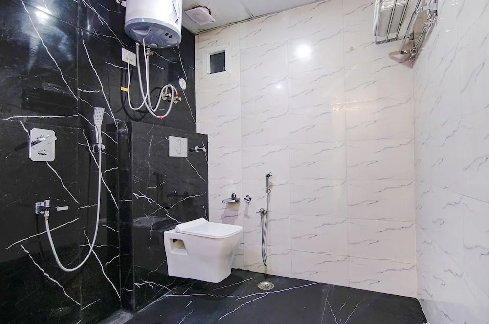 Fabhotel Satyam International