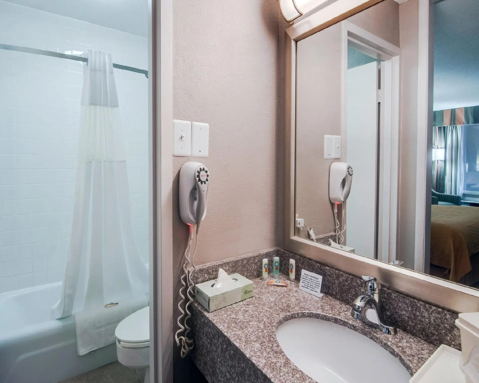 Quality Inn Roanoke Airport