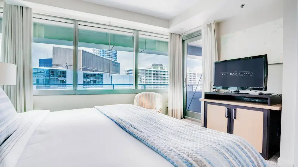RS Suites - The AKA Residence