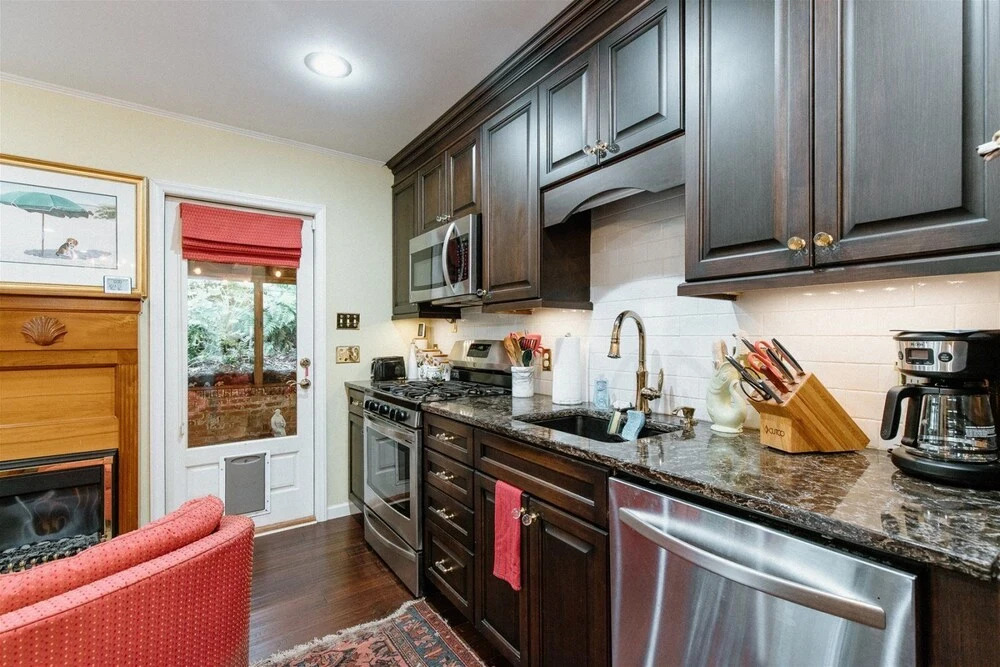 Knoxbury Terr, 25