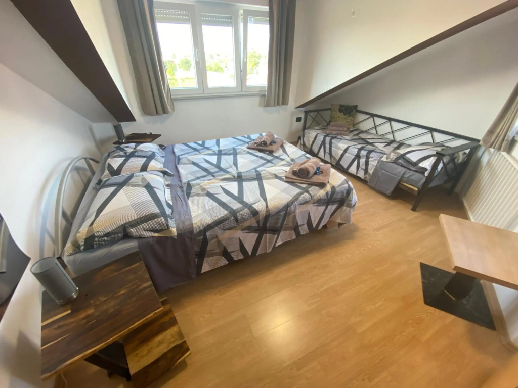 Apartments Ari and Bonnie - cozy with roof terrace