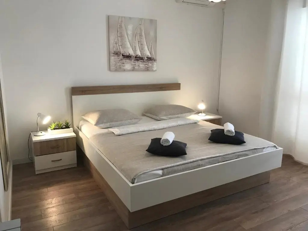 Apartment & Rooms Riva