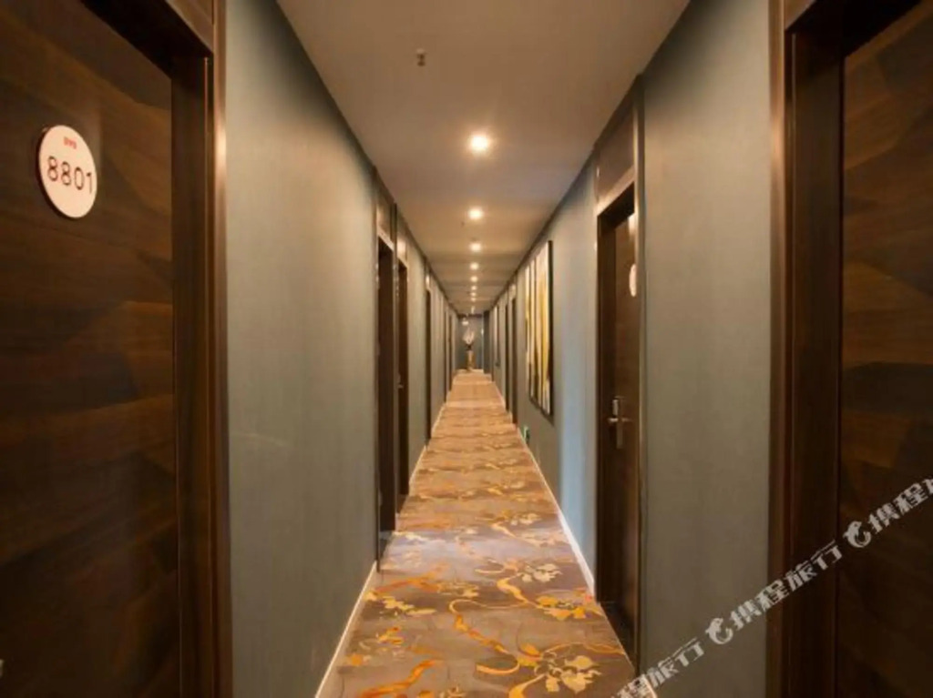 Yichang Yiwan Theme Hotel
