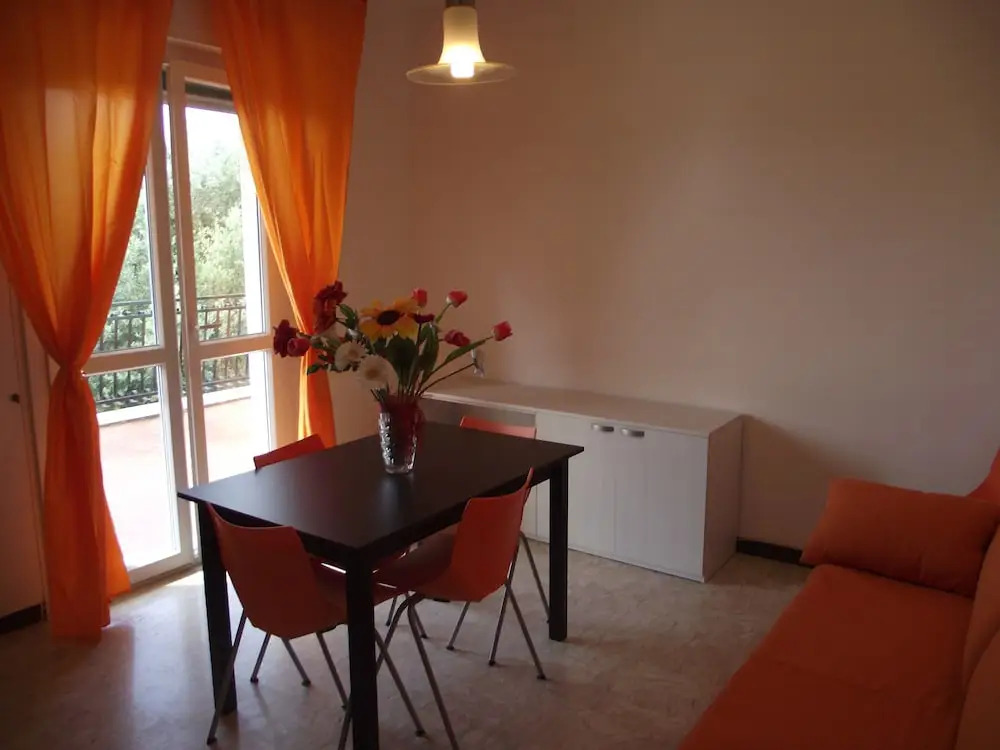 Apartments with Terrace or Balcony Overlooking the Sea