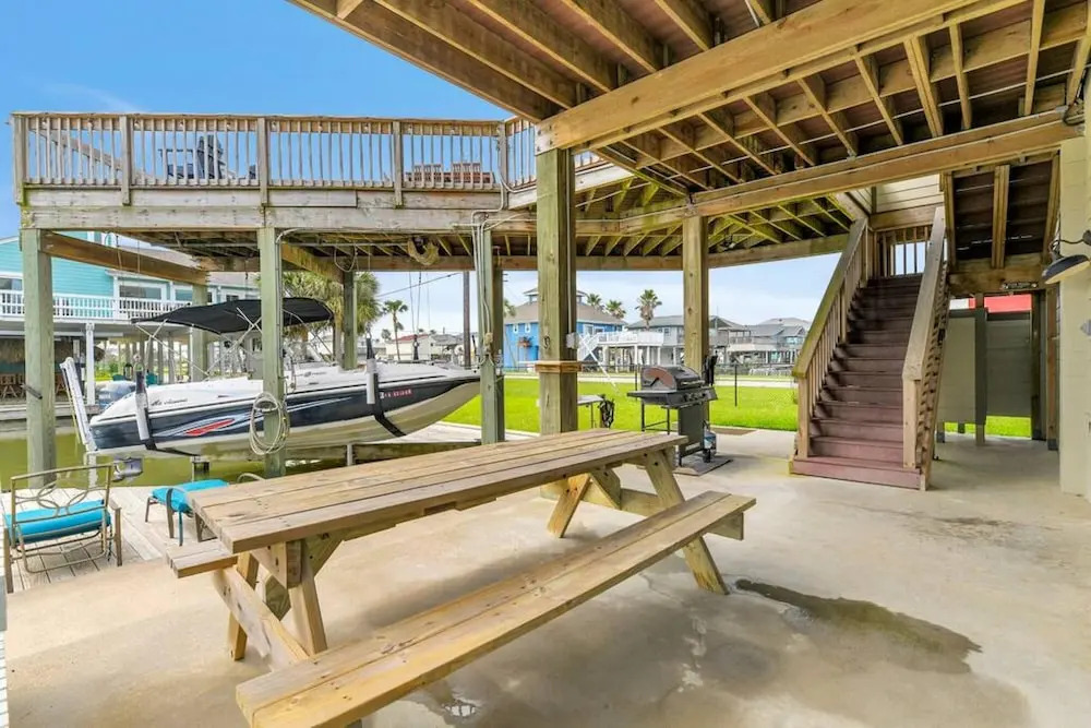 Canal View Home With Hot Tub Near the Beach