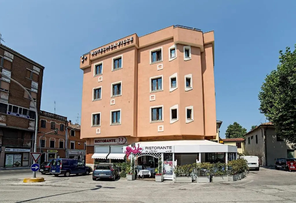 Hotel De La Ville depandance di Hotel Augustus