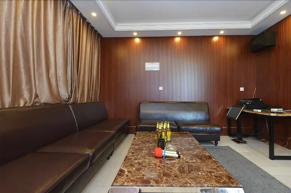 Gudi Holiday Hotel