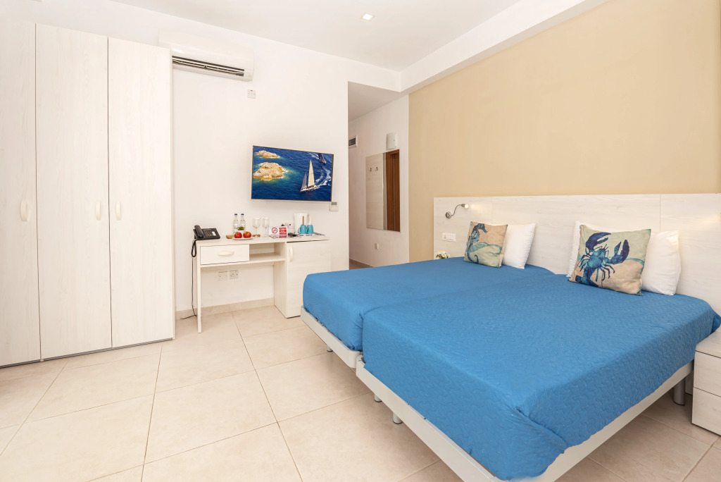 Gillieru Harbour Hotel