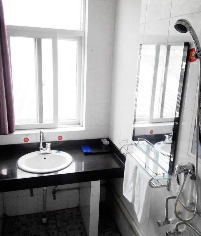 Luoyang Lerujia Hotel
