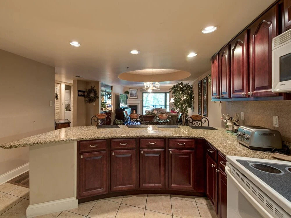 Roaring Romance - Two Bedroom Condo