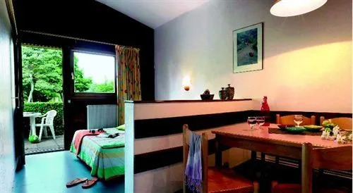 Hotel Parc Les Cigognes