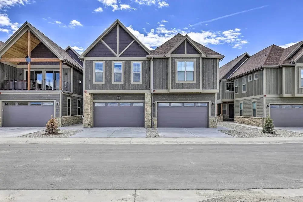 20 Mi to Winter Park: Mtn-view Townhome w/ Balcony