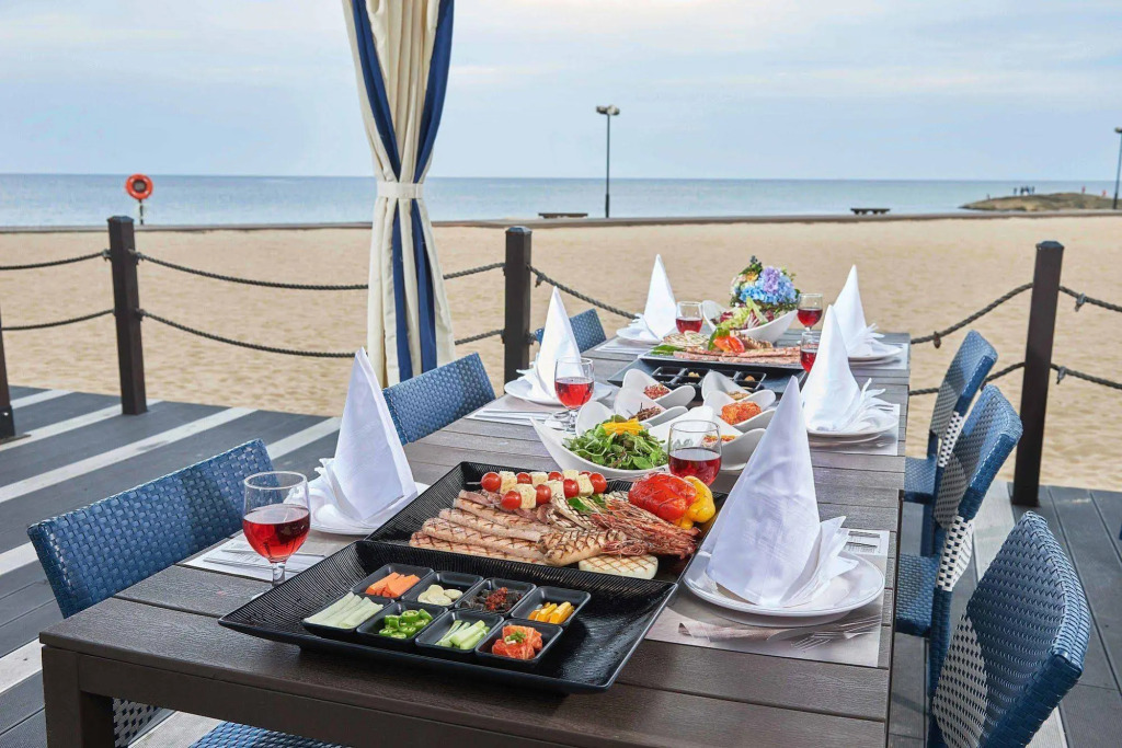 Kensington Resort Seorak Beach