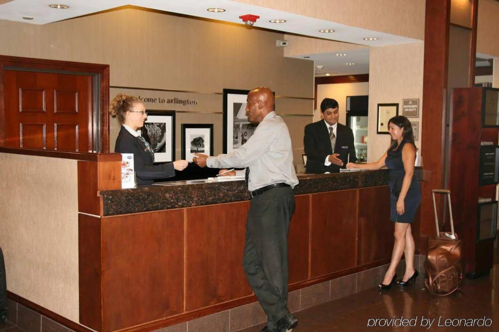 Hampton Inn & Suites Arlington Crystal City DCA