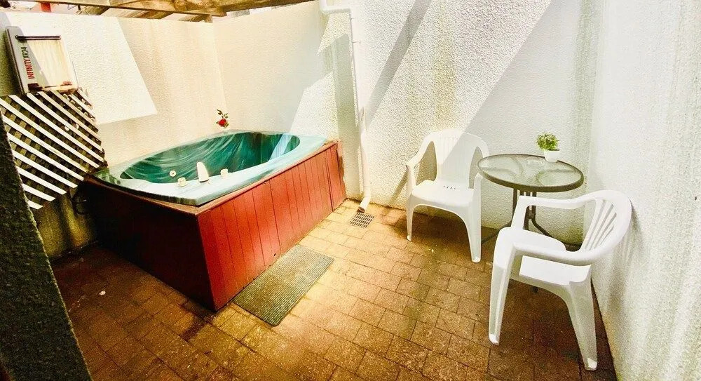 Baden Lodge Motel - PRIVATE SPA Bath
