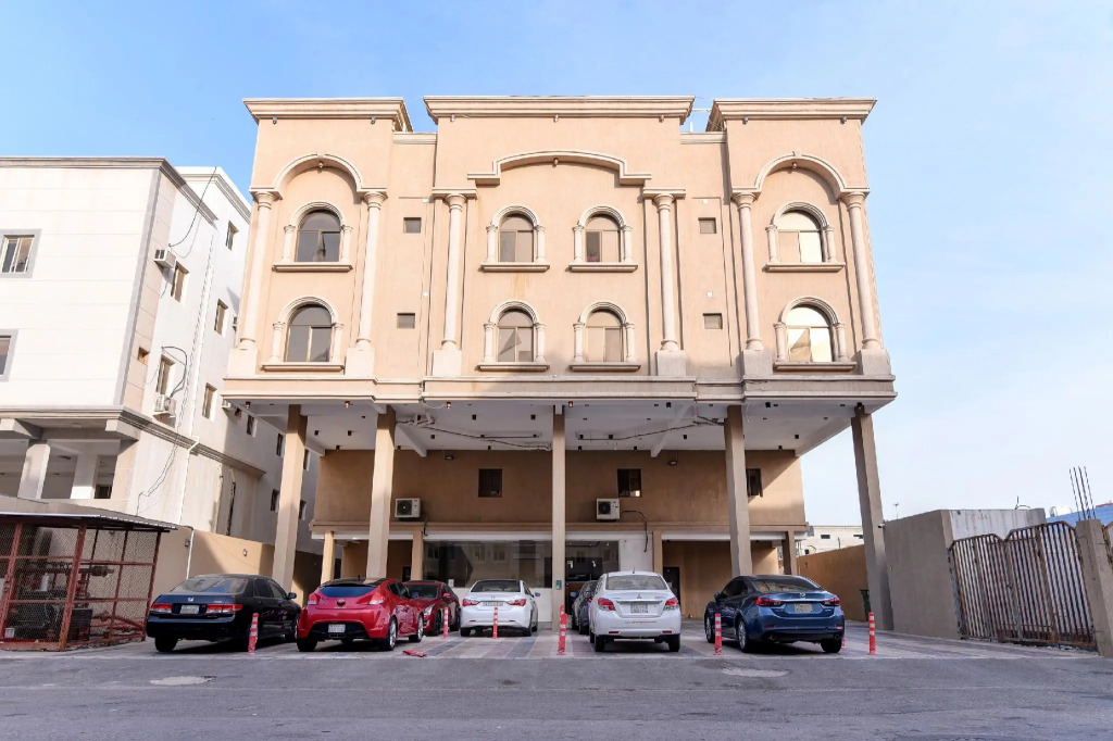 OYO 427 Nujoom Al Sharqia 2