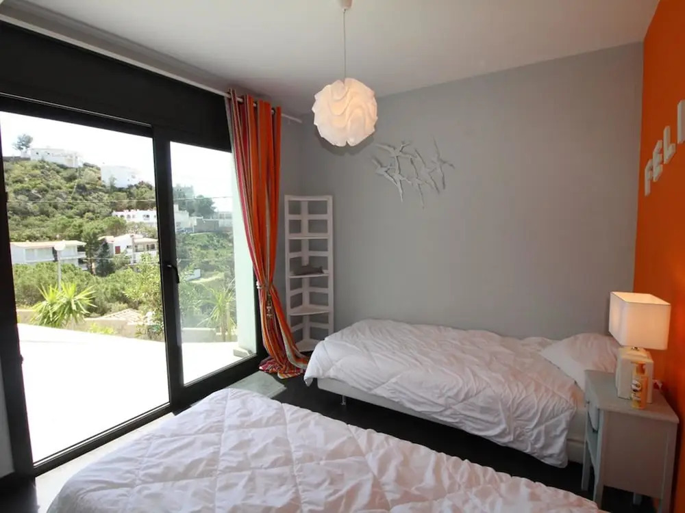 8007 Villa Velasquez