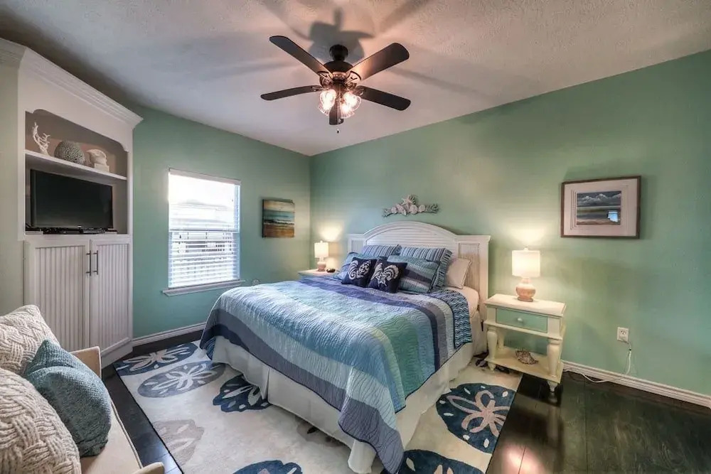 Coastal Cajun Getaway On The Beach! 3 Bedroom Home by Redawning
