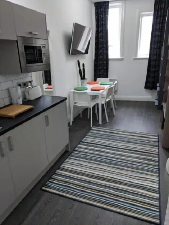 Kapsule Apartments
