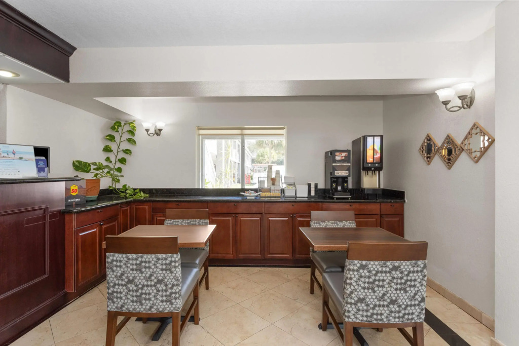 Super 8 Motel by Wyndham near Fort Lauderdale Arpt