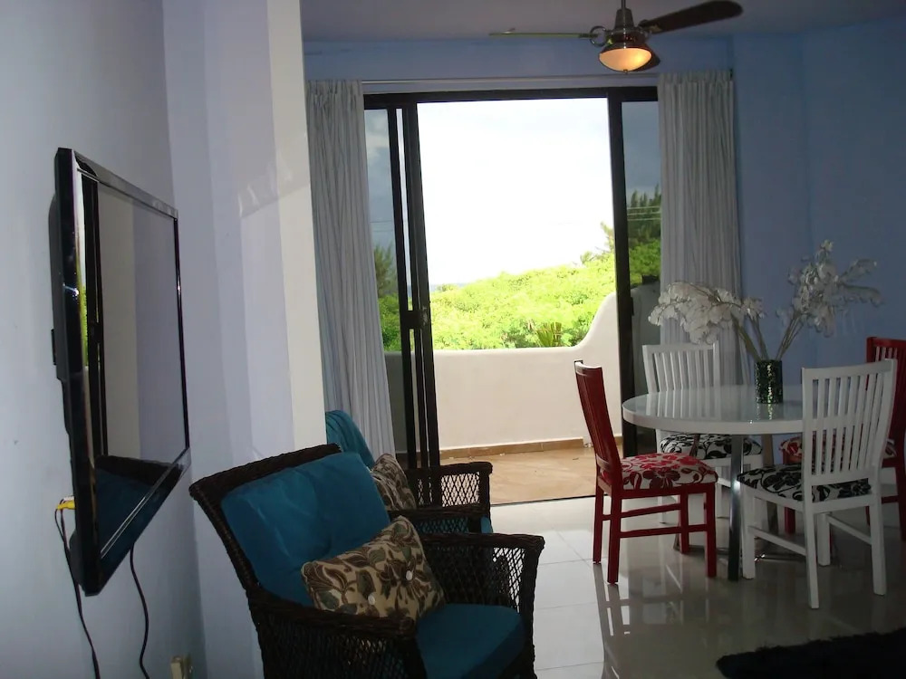 Las Brisas A201 by PRP