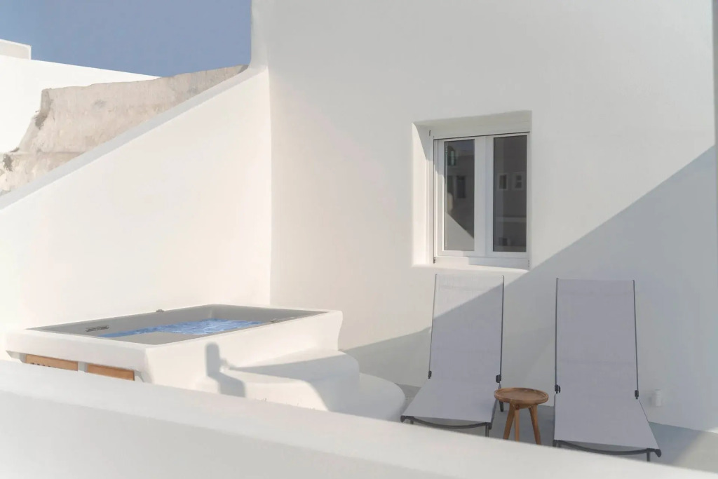 Thallos Cave House and Apartments