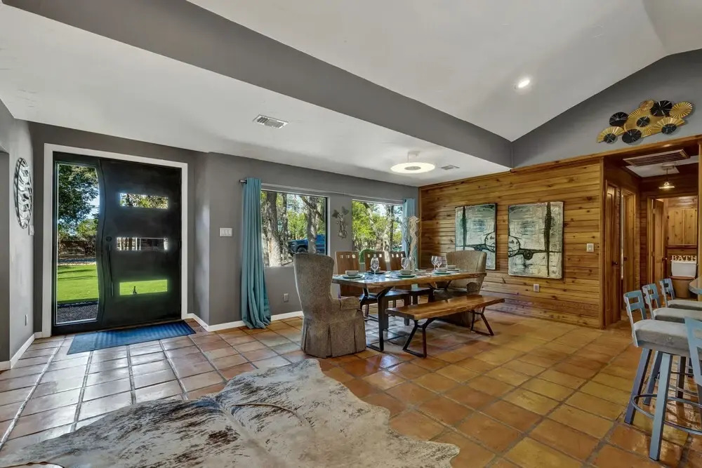 Terracotta Oasis - Wimberley for 30 Guests