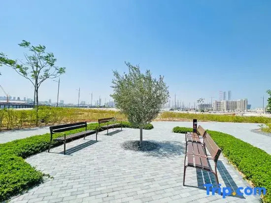 bnbme | Sea-Facing Apt w/ Pool in Maritime City