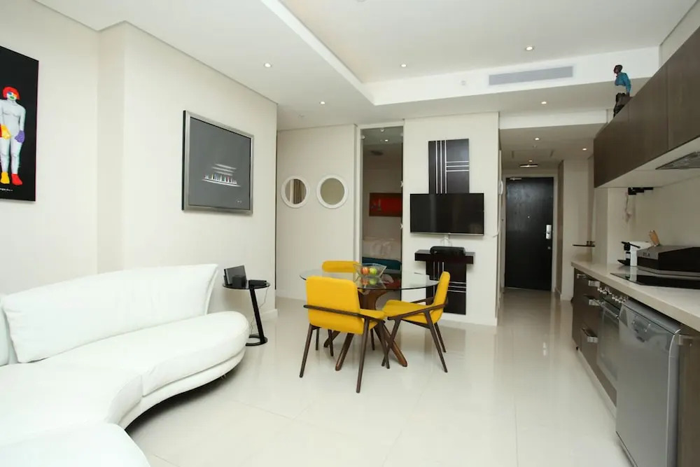 Sandton Skye Unit 702