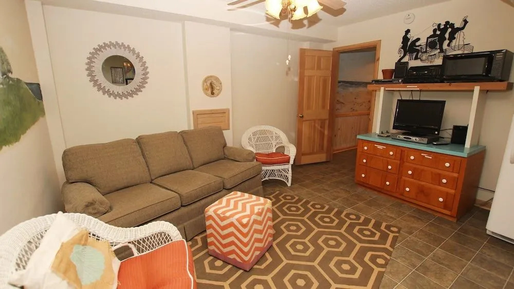 A Sound Retreat 1039 - 6 Br Home