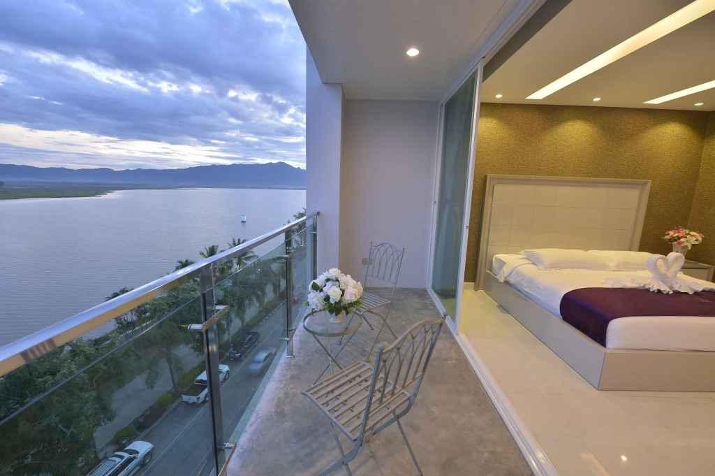 Phuglong Hotel