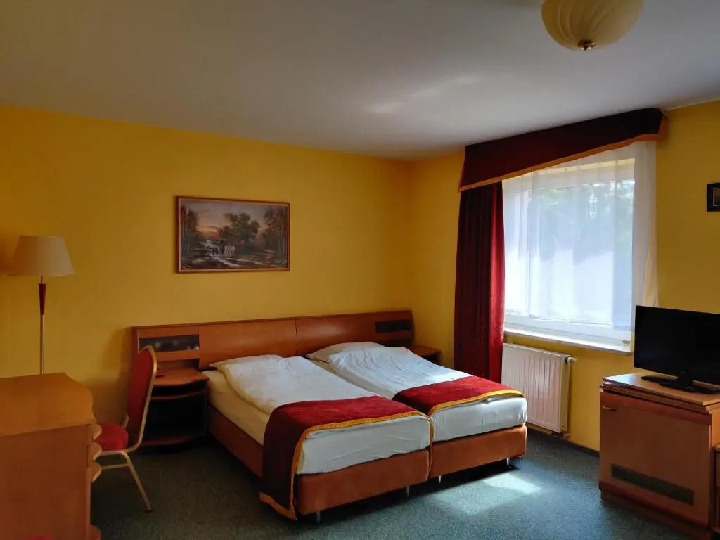 HOTEL ŻUŁAWY
