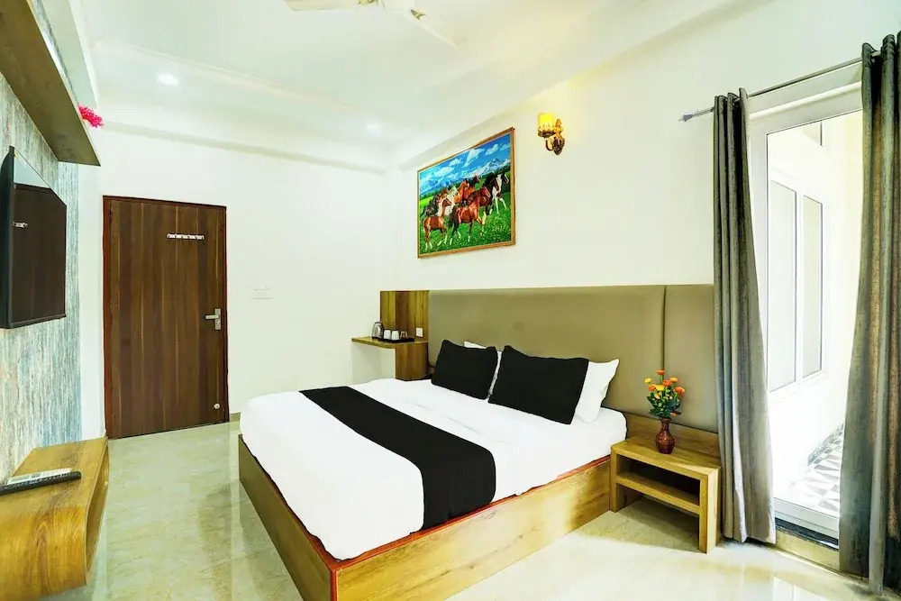 FabHotel Jai Palace Comfortable Stay
