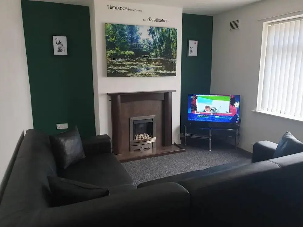 Sleeps 6, Guests&contractors, Wi-fi, Free Parking