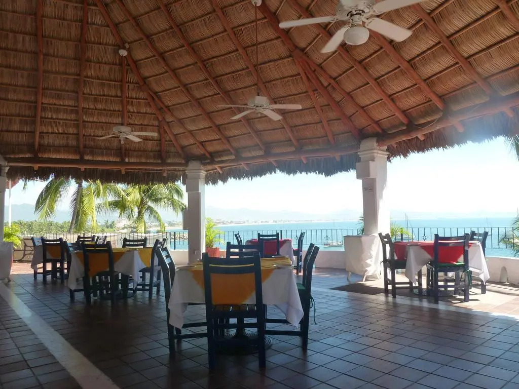 Dolphin Cove Inn