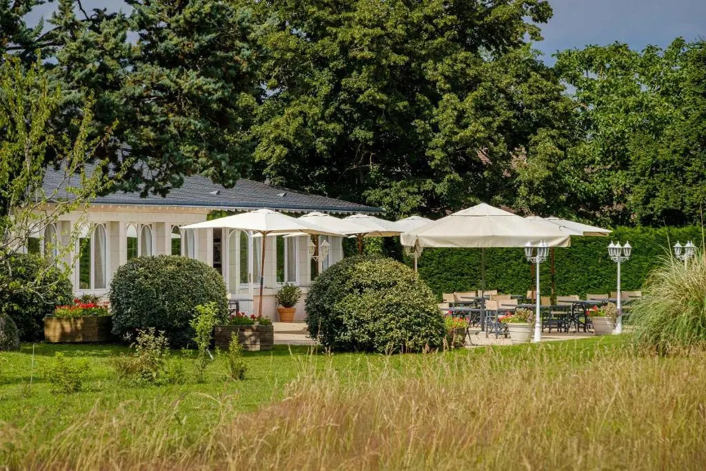Le Fleuray Hotel & Restaurant