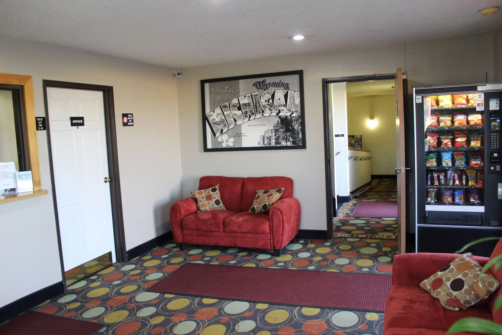 Super 8 Grand Rapids City Center