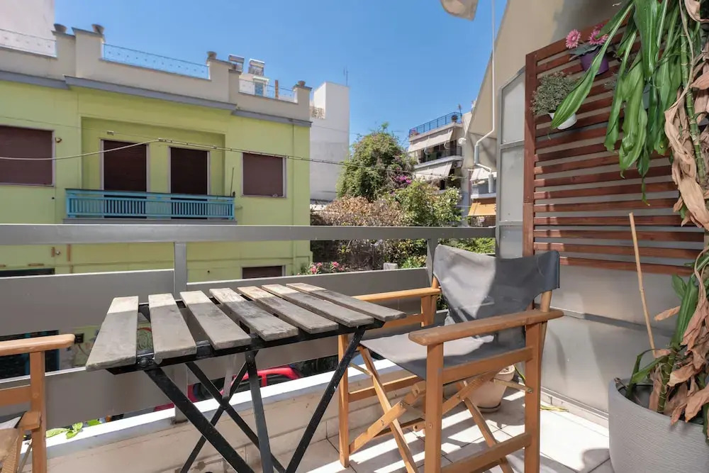Modern Apartment in Thiseio with Balcony