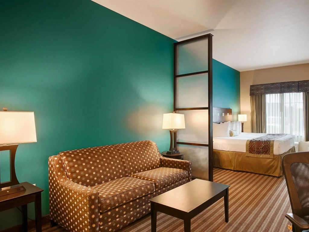 Best Western Plus Desoto Inn & Suites