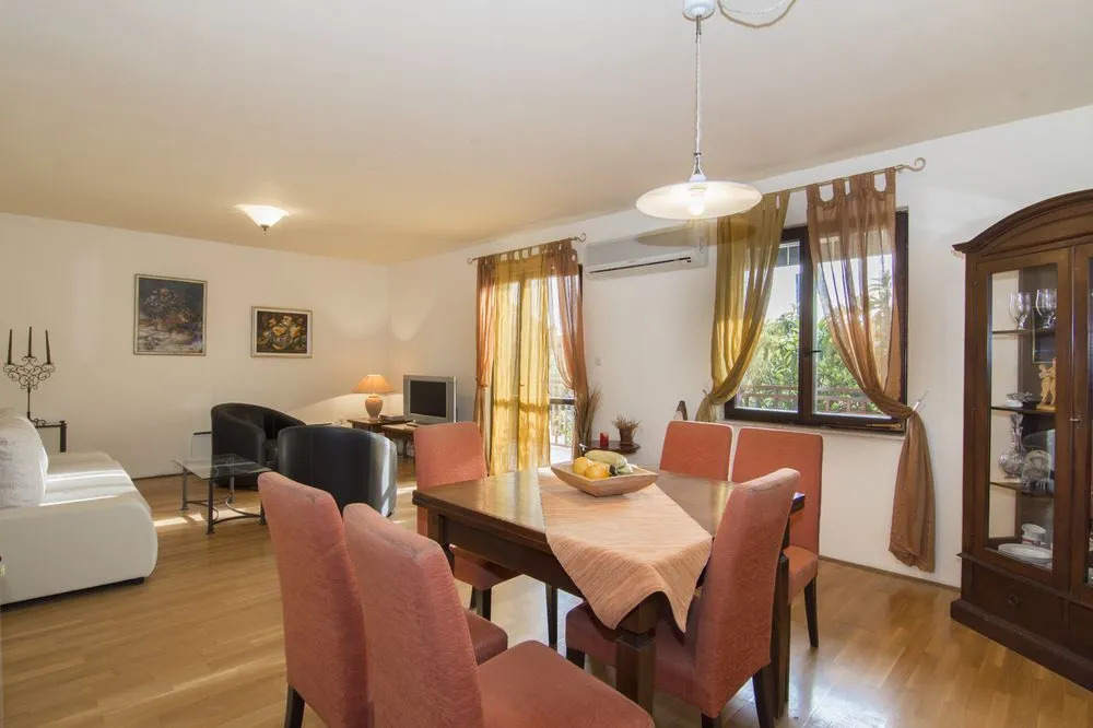 Apartment Emil 769