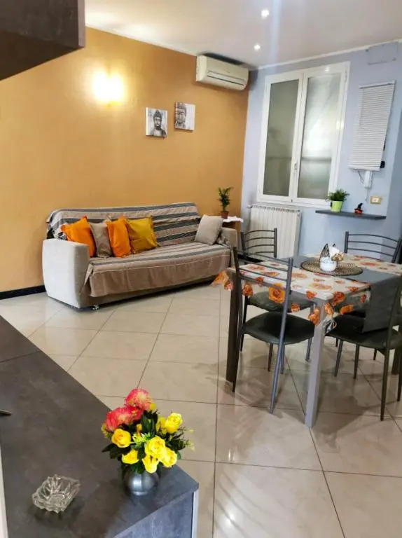 2 bedrooms appartement with sea view and wifi at Genova 4 km away from the beach