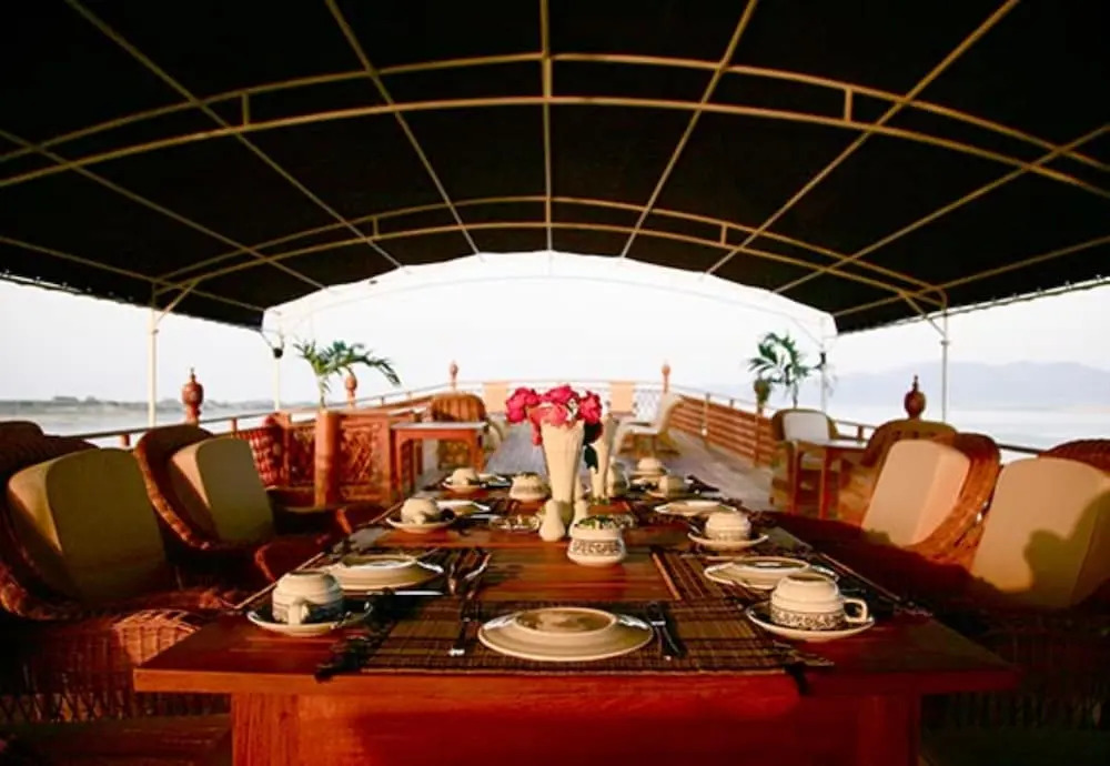 Amara River Cruise