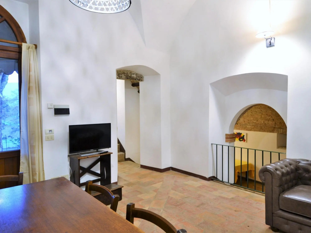 Cosy apartment in Mantignana with private terrace