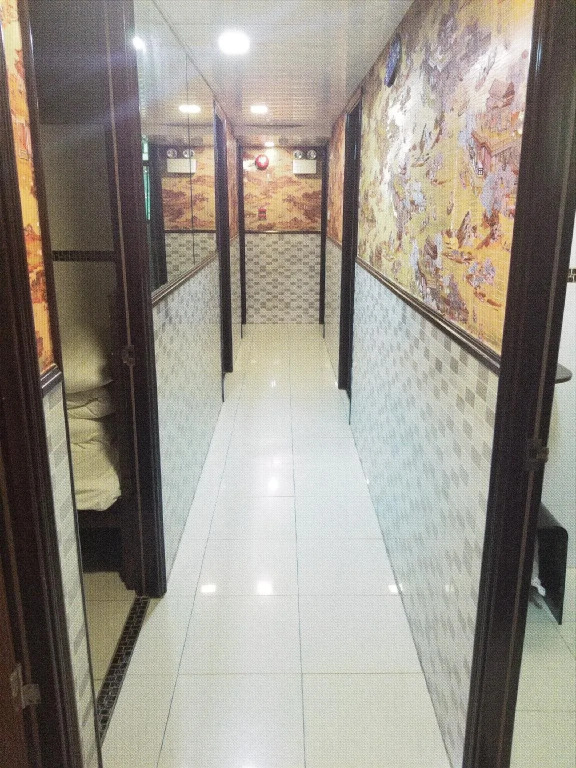 Hong Kong Huazhong Commercial Inn