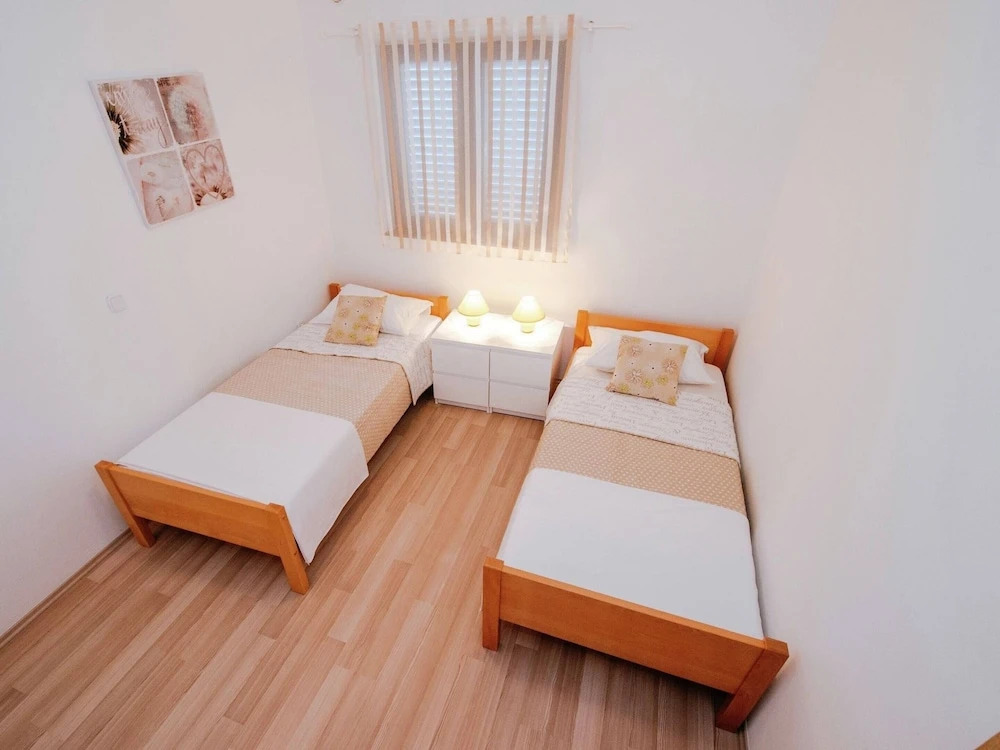 Luxury Apartment with heated pool in Starigrad