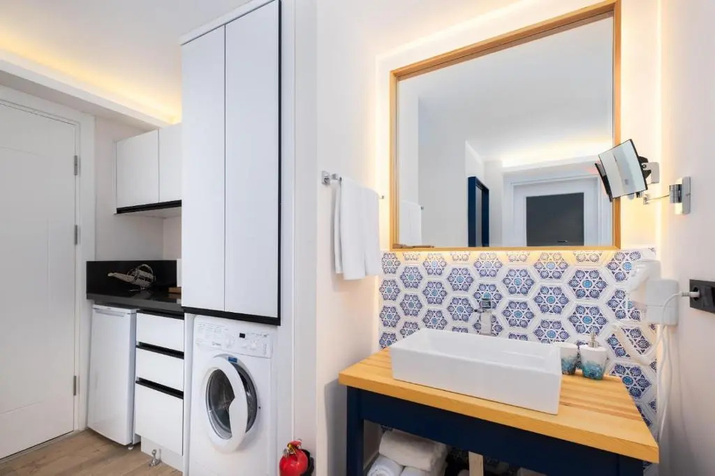 Ece Marina Suites
