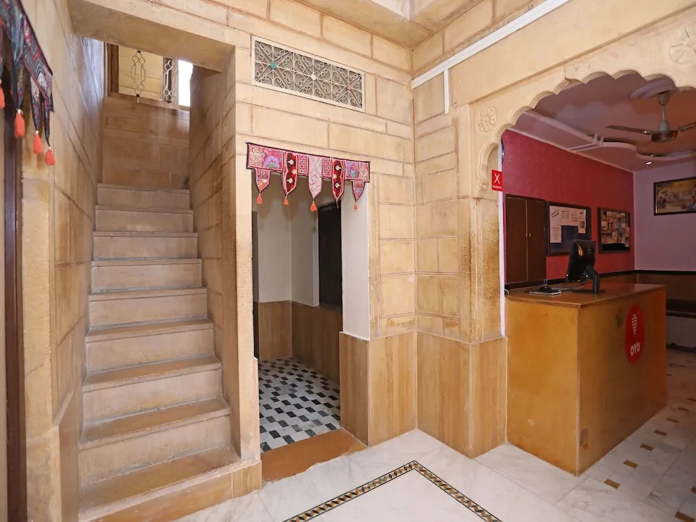 OYO 7426 Hotel Classic Inn