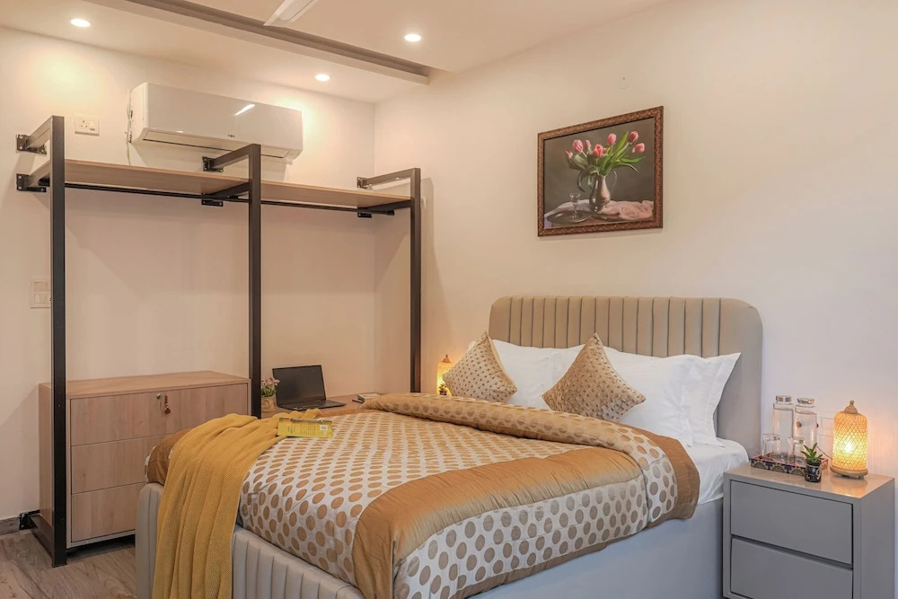 Alaya Stays Pinnacle 3BHK Apartment