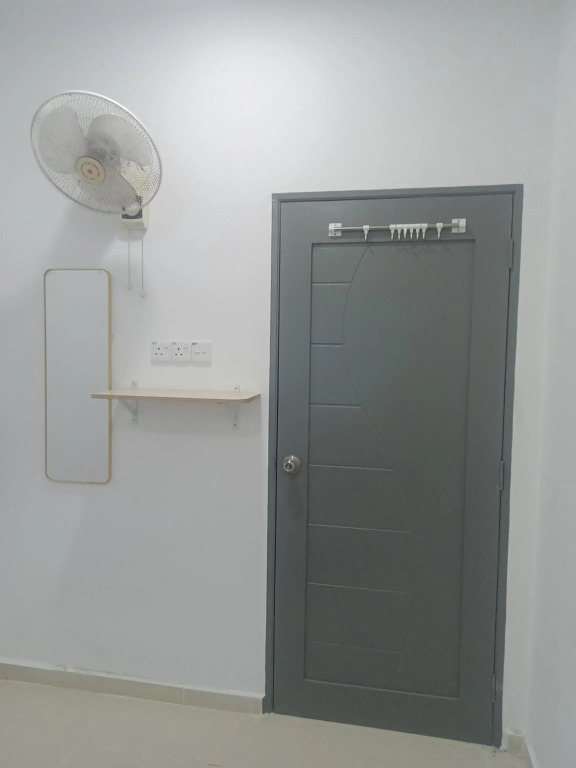 Homestay Aircond Pantai Timur Chalet Guest House Kak Mah